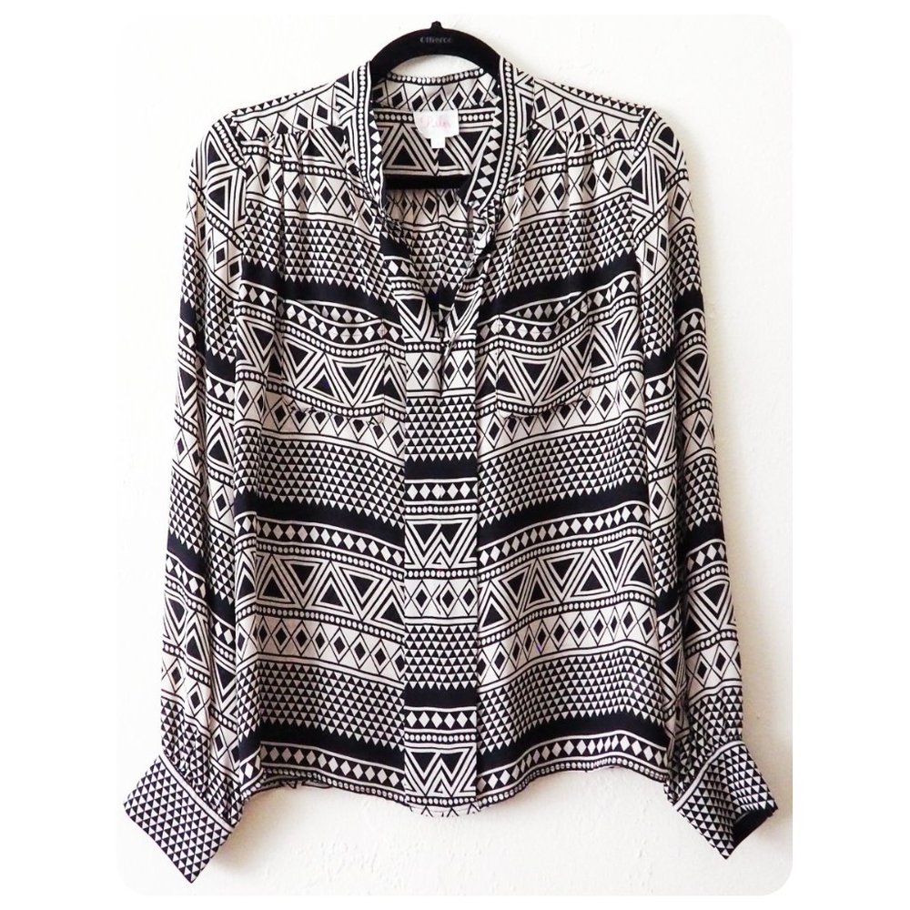 * Parker Silk Long Sleeve Geometric Blouse sz S